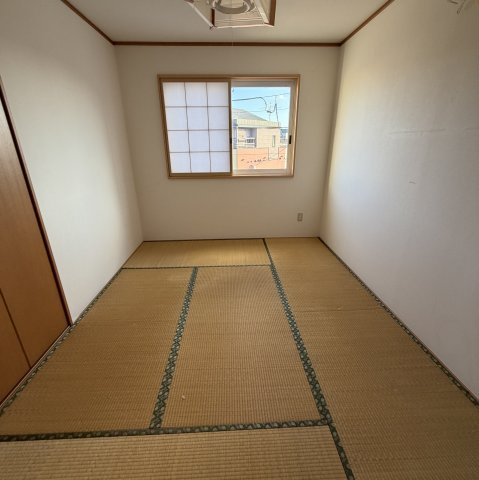 ハイツサンクライムの和室|和室ならではの温かな和の空間で寛ぎの時間を過ごせます