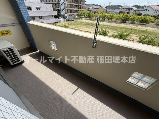 川崎市麻生区はるひ野４丁目の賃貸マンションのバルコニー