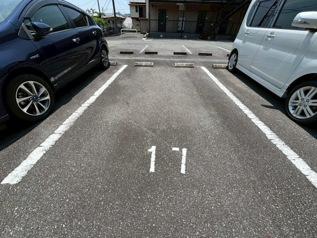 エコールKⅡの駐車場