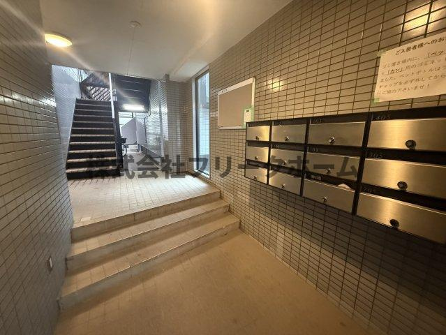 丸泰桜町ビルのロビー