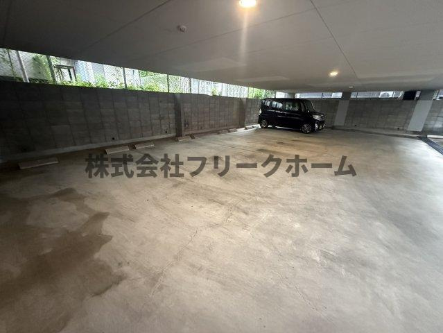 丸泰桜町ビルの駐車場