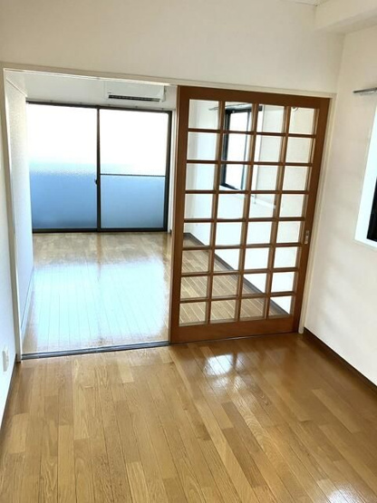 【居間・リビング】 | 六軒町サンハイツ | リビングです