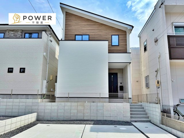 グレイス名古屋市天白区鴻の巣3期の外観|上品で飽きのこない外観デザインを採用。誰から見ても好印象を与える、落ち着いた佇まいとなっています。									
									