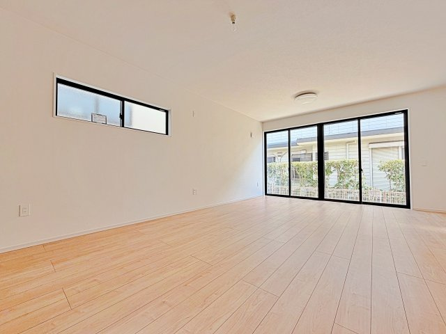 グレイス名古屋市天白区鴻の巣3期の居間・リビング|開放感あふれる洗練されたリビング空間。上品なくつろぎのひとときを、お過ごしいただけます。									
									
