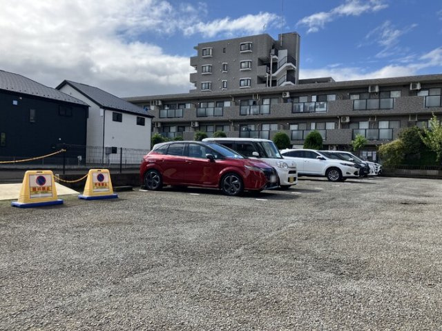 プリムラコートの駐車場
