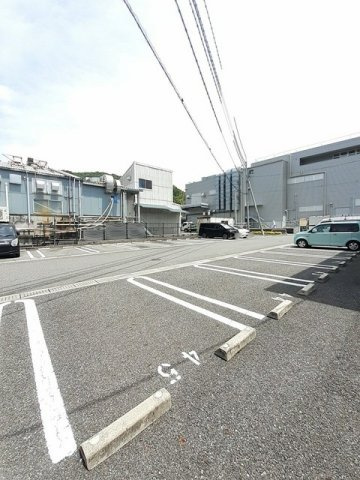 リバーサイド真倉　Ｈの駐車場|カースペースがあります