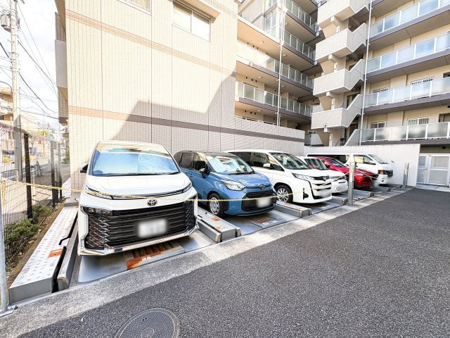 レーベンハイム池袋本町ルクサージュの駐車場|レーベンハイム池袋本町ルクサージュ：敷地内に駐車場ございます！（空き要確認）