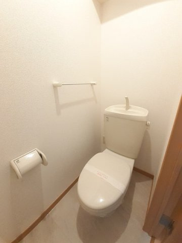 ラウンド　ヒルズ　イーストのトイレ|落ち着いたトイレです