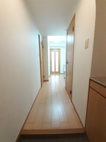 ラウンド　ヒルズ　イーストの玄関|ゆったりとした玄関です