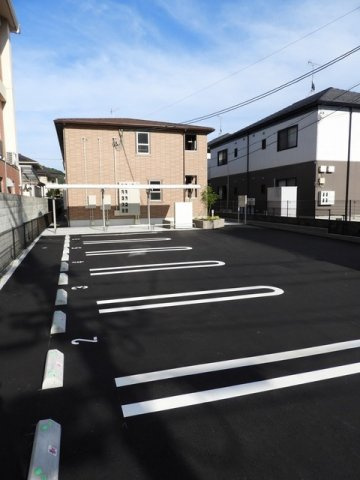 ヴィヴレ　広駅前の駐車場|駐車スペースもあります