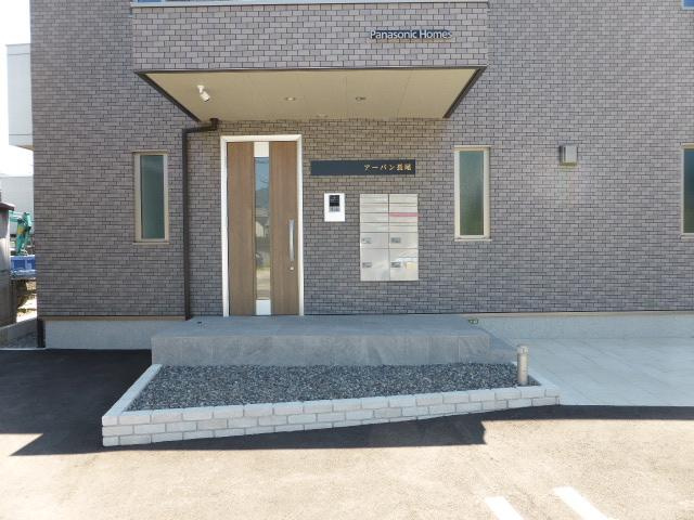 アーバン長尾のエントランス|落ち着いたエントランスです