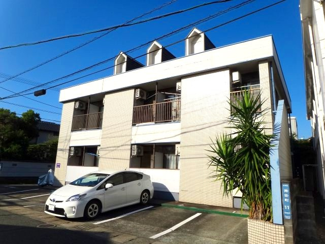 熊本市中央区岡田町のアパートの外観