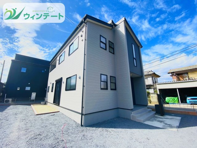 第1石岡市石岡　新築戸建の外観|落ち着いたカラーリングで統一された完成外観。街並みとの調和が美しい住まいです。