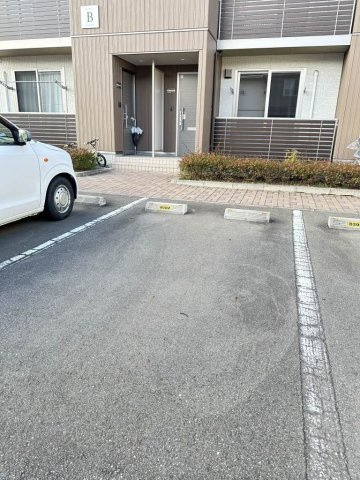 クオーレの駐車場