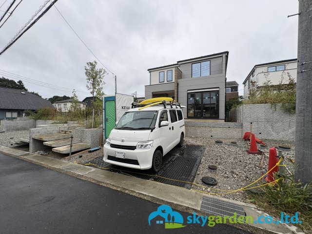 鎌倉市玉縄4期　新築戸建　全２棟4号棟の前面道路含む現地写真|令和8年10月５日撮影（工事中）