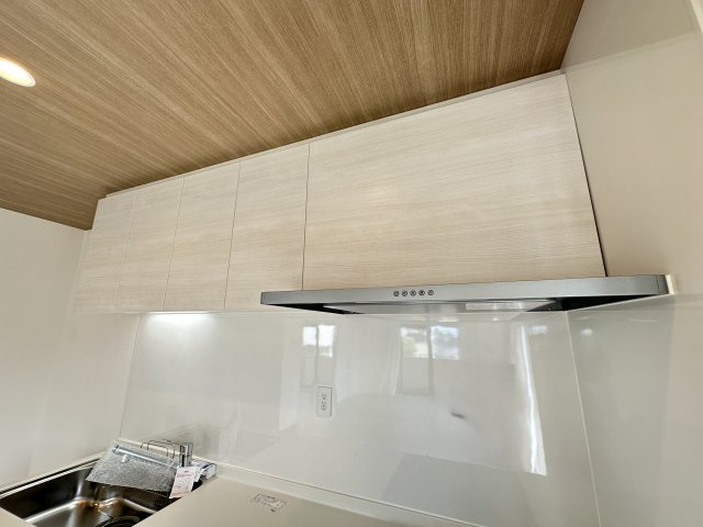 トーク御所山のキッチン|お手入れも楽々できるシンプルな構造になっているので、お掃除時の時も安心ですね。収納もしっかり確保！