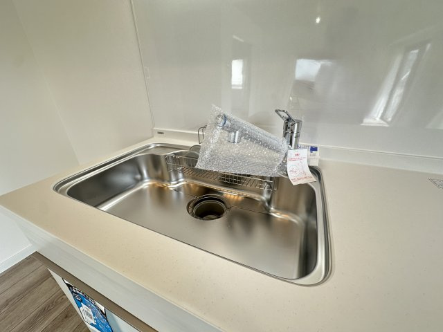 トーク御所山のキッチン|耐火性や重いものにも頑丈で耐久性に優れているので長く安心して使えるシンクです。