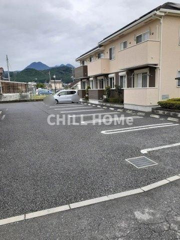 ピーノ・プリモＡの駐車場|当社、チルホームのHPもご覧ください(^^)/物件情報多数♪