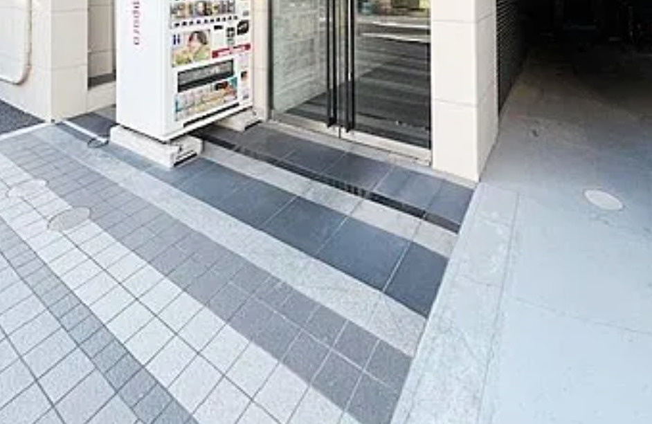 メイクスデザイン池袋のエントランス