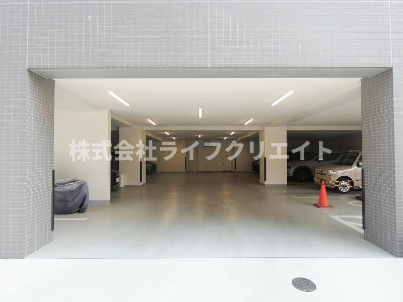 マイコート日野新町の駐車場