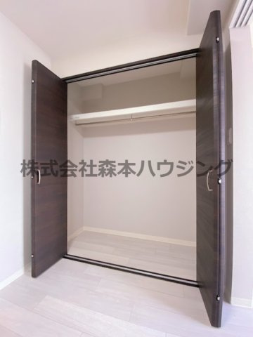 【収納】 | 　サンフレンドソラーナ | ※同タイプ別室の写真を使用しています。
　設備内容や色調など相違がある場合は実際のお部屋の現状優先となります。