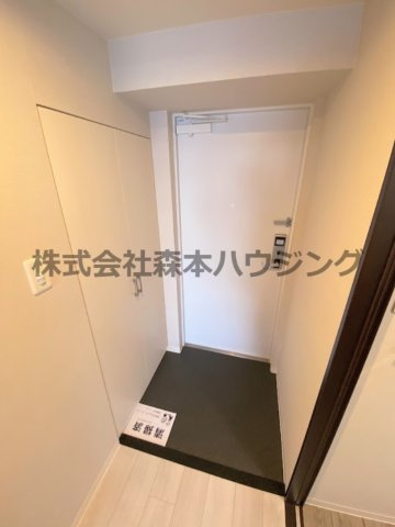 【玄関】 | 　サンフレンドソラーナ | ※同タイプ別室の写真を使用しています。
　設備内容や色調など相違がある場合は実際のお部屋の現状優先となります。