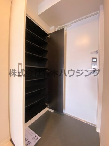 【収納】 | 　サンフレンドソラーナ | ※同タイプ別室の写真を使用しています。
　設備内容や色調など相違がある場合は実際のお部屋の現状優先となります。