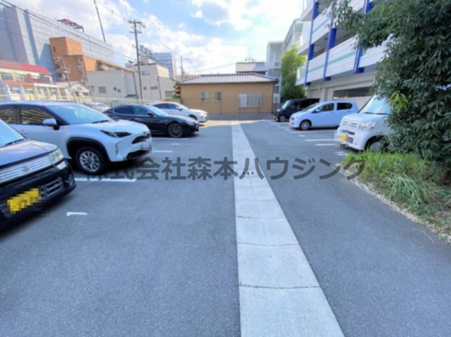 【駐車場】 | 　サンフレンドソラーナ | 駐車場です