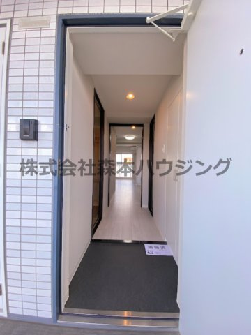 【内装】 | 　サンフレンドソラーナ | ※同タイプ別室の写真を使用しています。
　設備内容や色調など相違がある場合は実際のお部屋の現状優先となります。