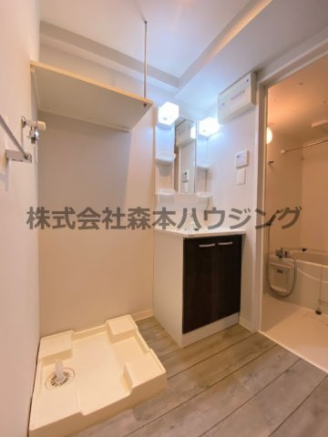 【洗面所】 | 　サンフレンドソラーナ | ※同タイプ別室の写真を使用しています。
　設備内容や色調など相違がある場合は実際のお部屋の現状優先となります。