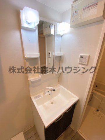 【独立洗面台】 | 　サンフレンドソラーナ | ※同タイプ別室の写真を使用しています。
　設備内容や色調など相違がある場合は実際のお部屋の現状優先となります。