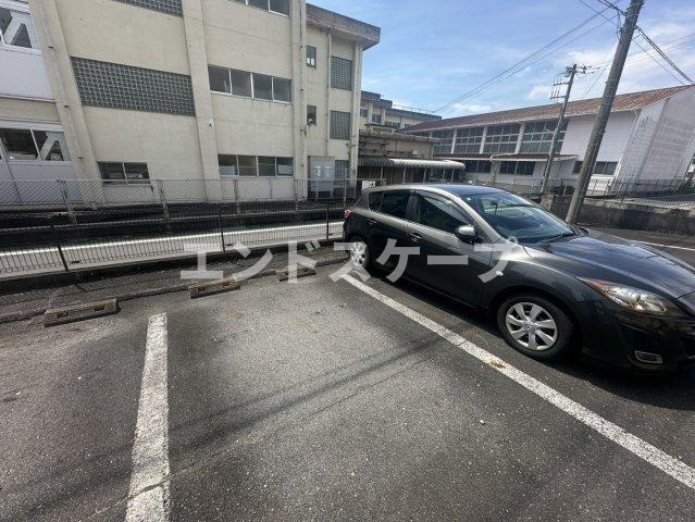 グリーンハイツアカシヤの駐車場|高崎、前橋のお部屋探しはエンドスケープまで！お客様の理想お聞かせ下さい♪