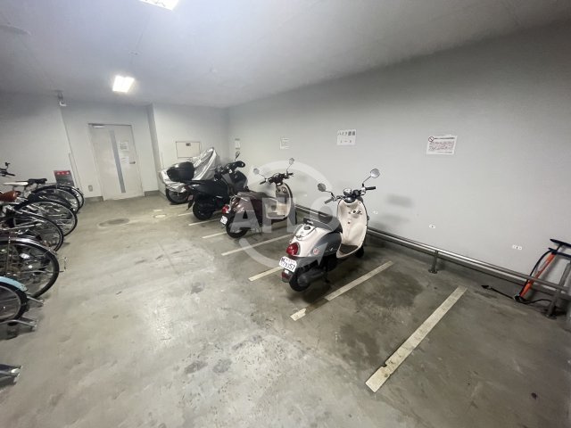 クリスタルグランツ北堀江の設備|クリスタルグランツ北堀江　バイク置き場