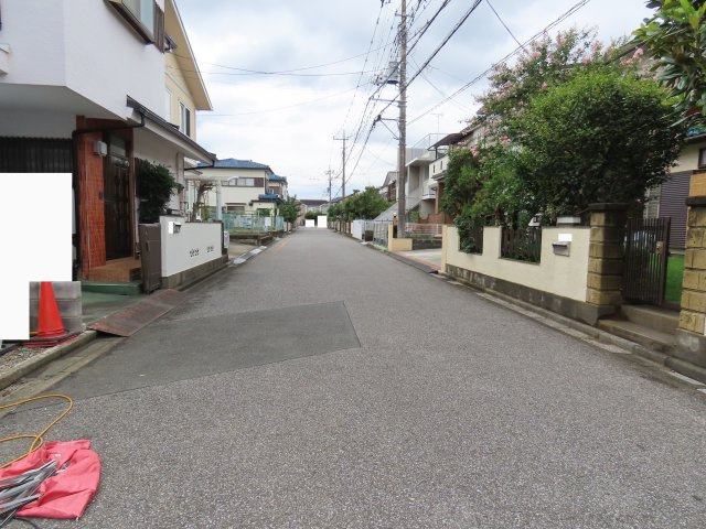 坂戸市千代田新築戸建の前面道路含む現地写真