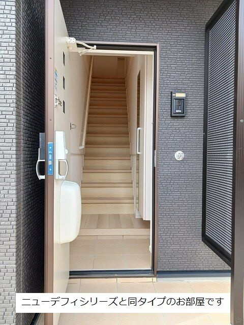 グランヒルズ瀬古の玄関