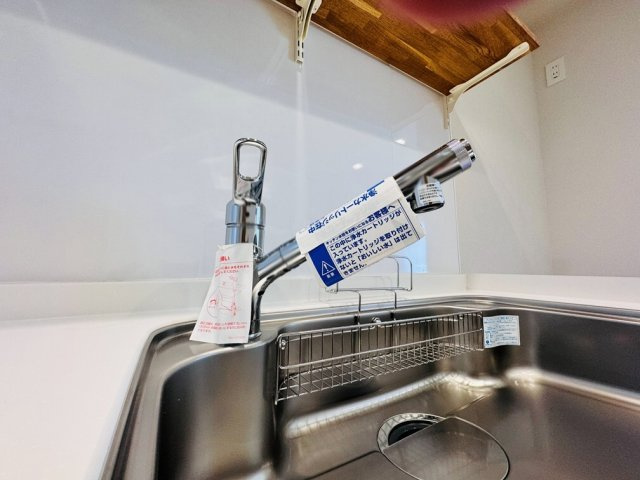 【設備】 | 中村橋シティハウス　（成増店） | 【カートリッジ式浄水器内蔵水栓】蛇口一体型でシンク周りはスッキリ。お料理にも手軽に美味しい浄水を。