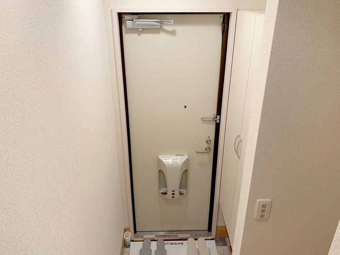 イーズフィールド　Ｂの玄関