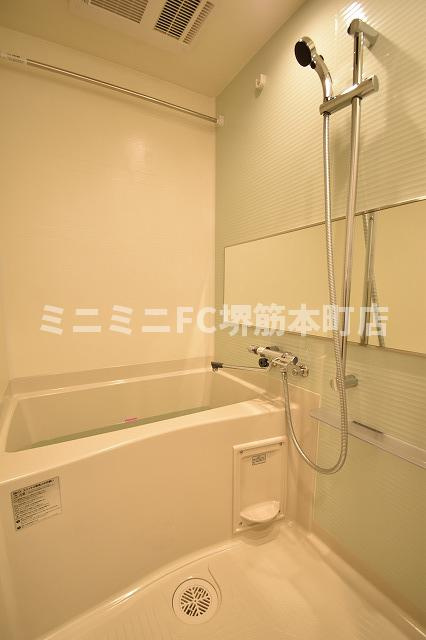 ファーストフィオーレ谷町六丁目フェリシアの浴室