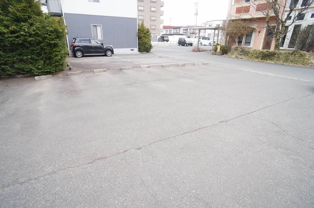 カオリーモ都南Ｂの駐車場