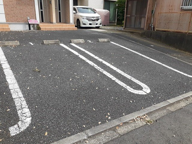 プリムローズの駐車場