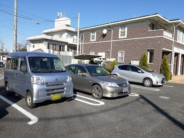 ヴィラ・プレステージの駐車場