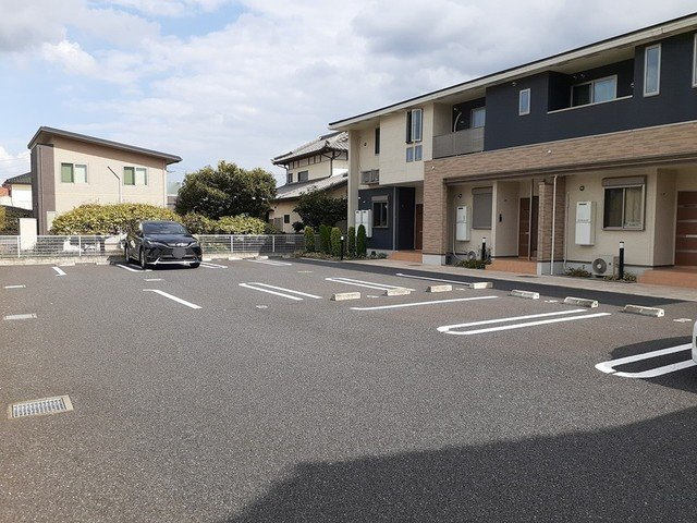 ルピナスの駐車場