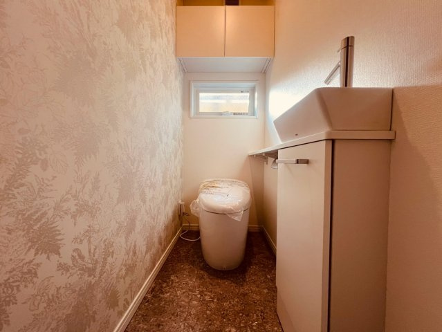 【トイレ】 | 杉並区南荻窪３丁目　新築戸建て　B号棟 | 清潔感のあるトイレで、毎日気持ちよくお使いいただけます
