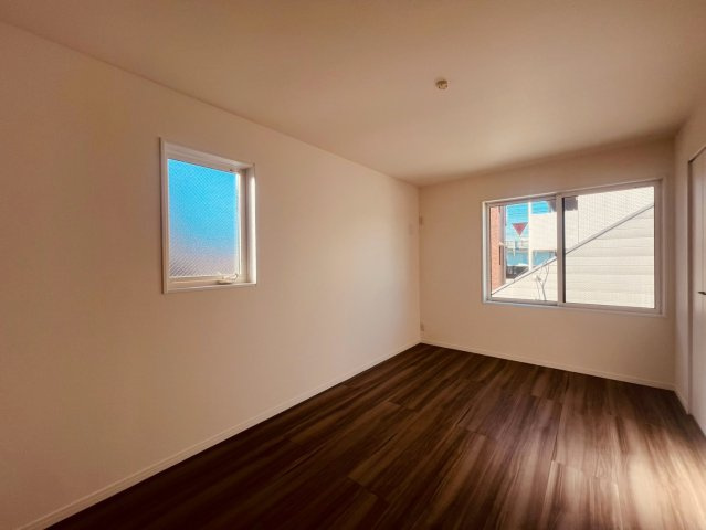 【洋室】 | 杉並区南荻窪３丁目　新築戸建て　B号棟 | 家具のレイアウトもしやすく、快適なプライベート空間を実現
