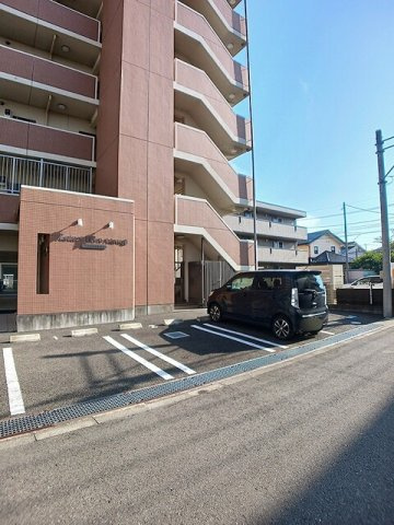 アスタルテ　本厚木の駐車場