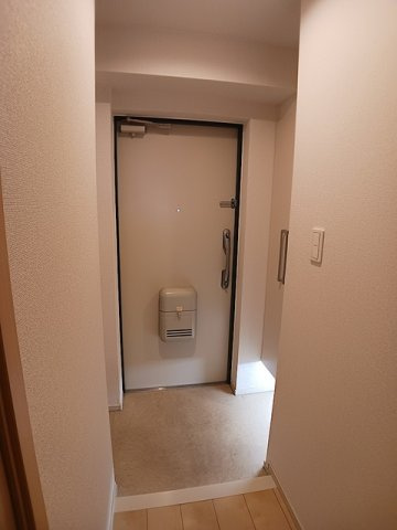 アスタルテ　本厚木の玄関