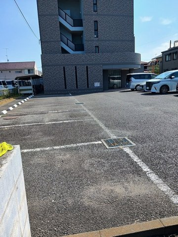 エクセラン・コバの駐車場