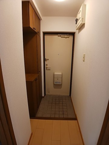 エクセラン・コバの玄関