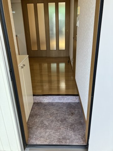 パレス小沢7の玄関