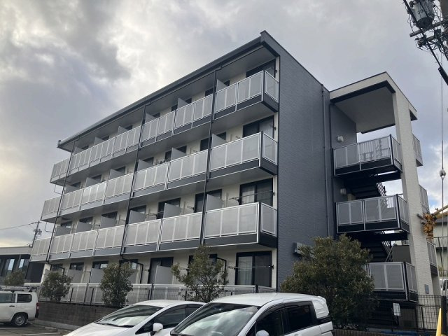 レオパレス丸根の外観
